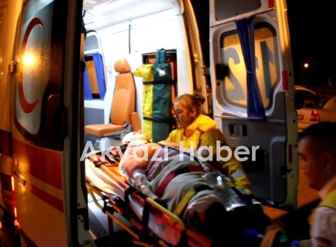 Servis Aracıyla Taksi Çarpıştı 7 Kişi Yaralandı